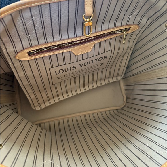 Louis Vuitton Neverfull MM Monogram - Picture 4 of 8